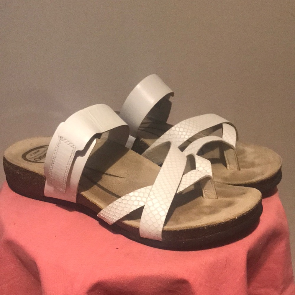 Abeo biomechanical footwear. Size 7.5. White